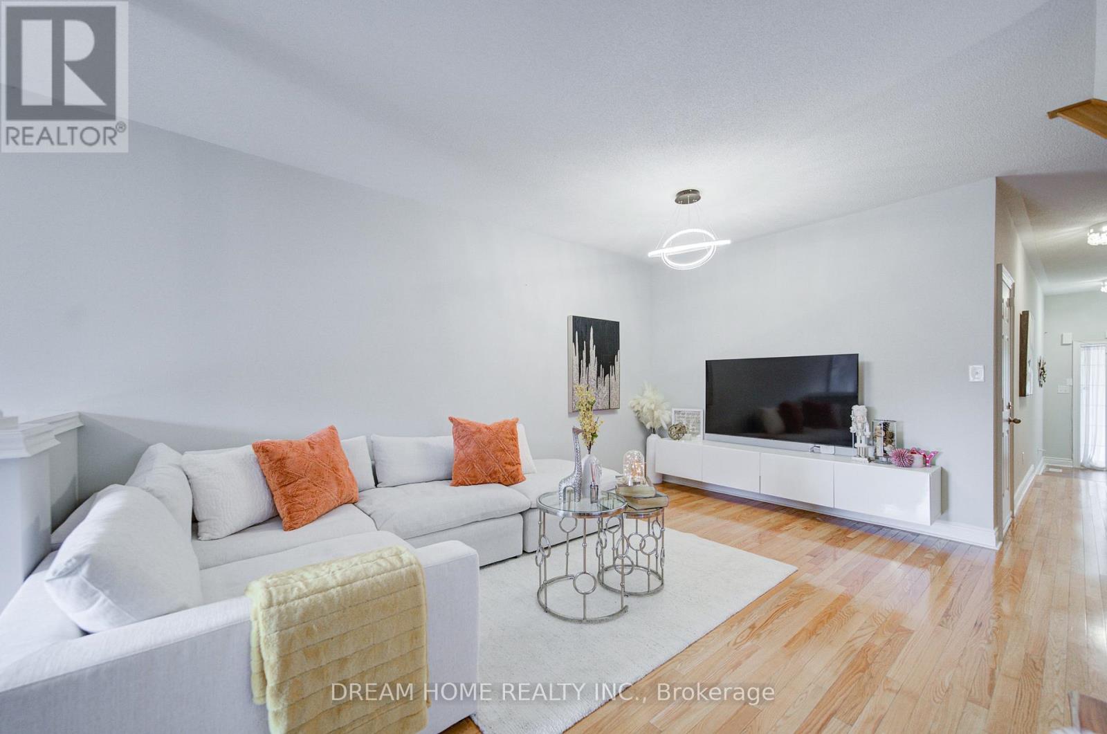 172 Tom Taylor Crescent, Newmarket, Ontario  L3X 3E9 - Photo 8 - N12482099