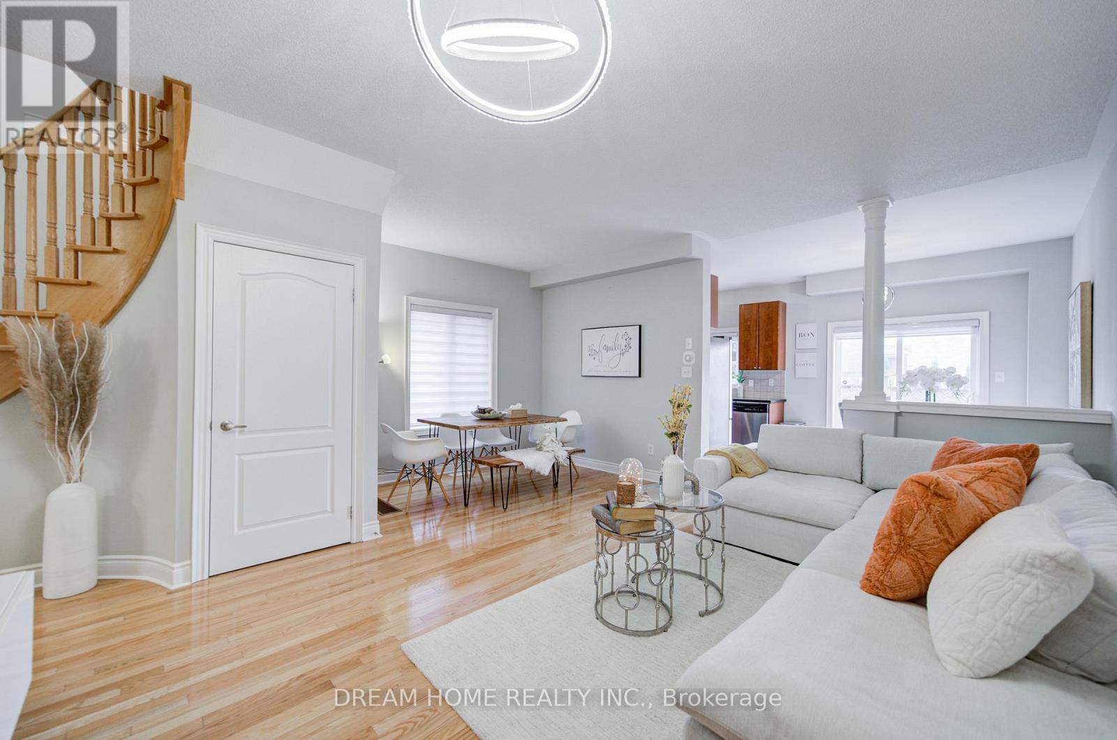172 Tom Taylor Crescent, Newmarket, Ontario  L3X 3E9 - Photo 6 - N12482099