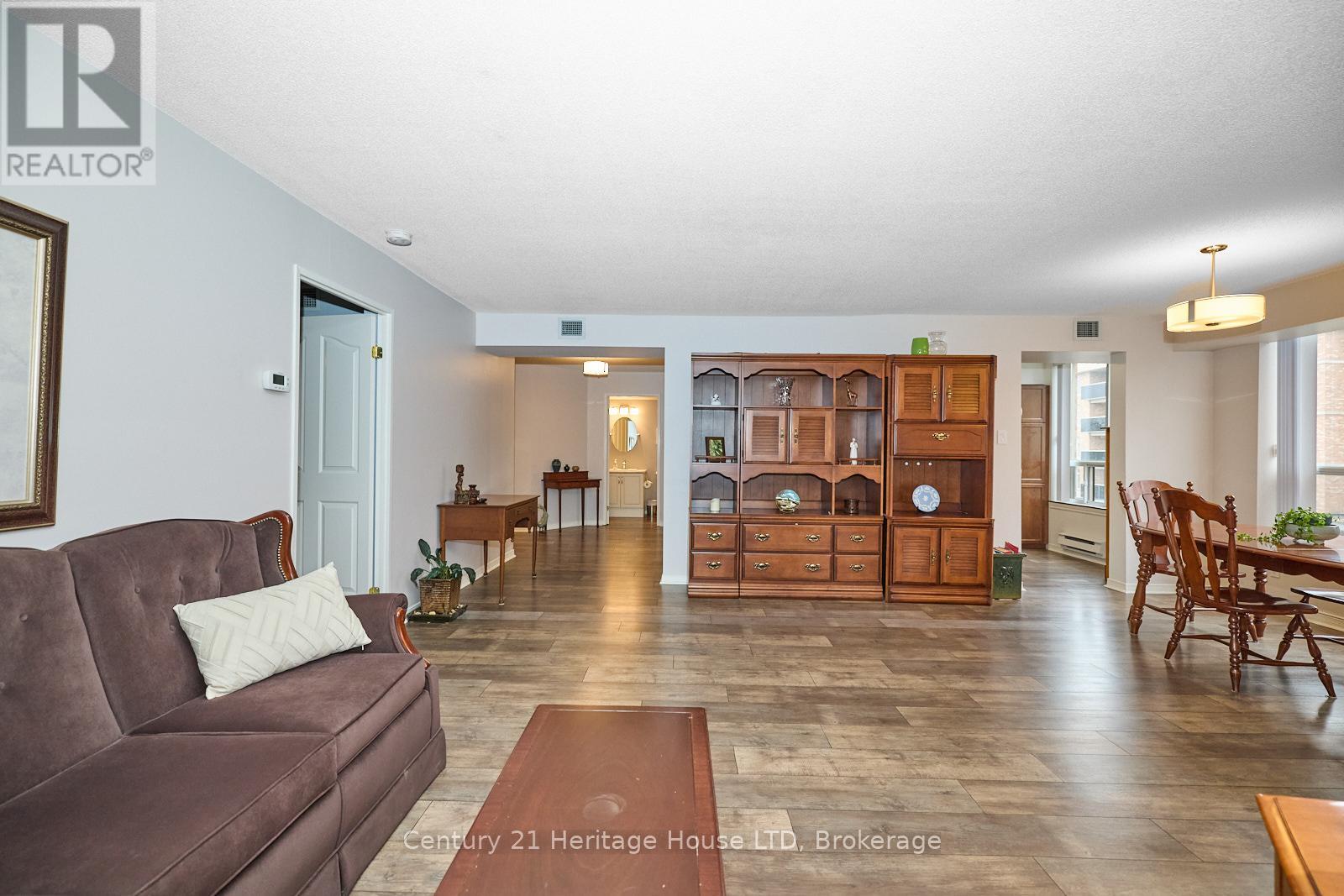 317 - 8111 Forest Glen Drive, Niagara Falls, Ontario L2H 2Y7 - Photo 10 - X12342001