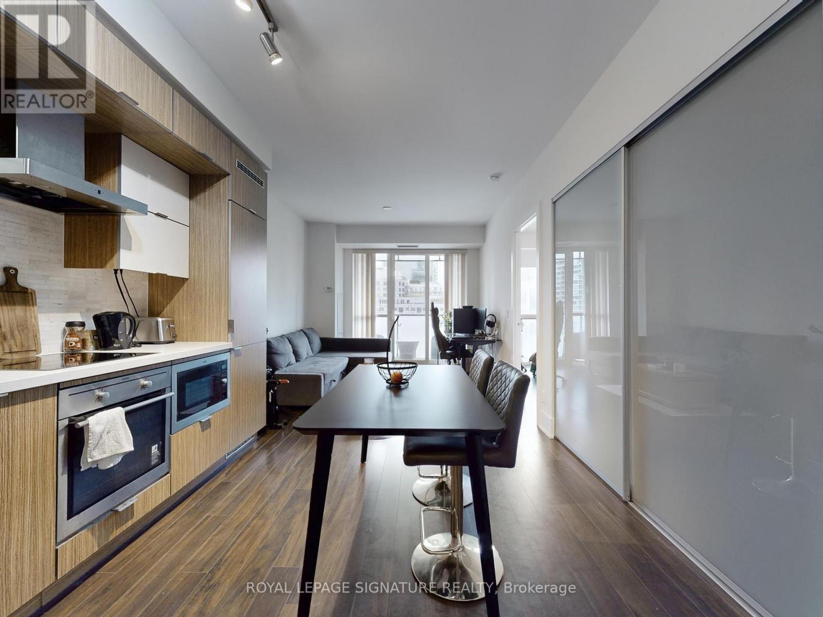 1802 - 300 Front Street W, Toronto, Ontario  M5V 0E9 - Photo 13 - C12482139