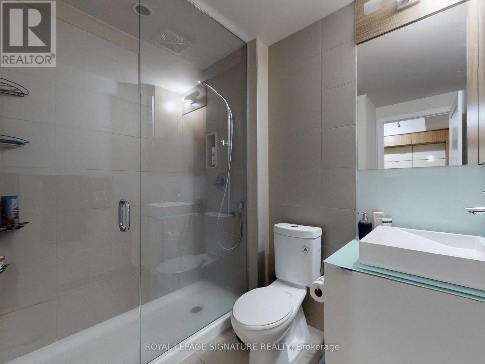 1802 - 300 Front Street W, Toronto, Ontario  M5V 0E9 - Photo 18 - C12482139