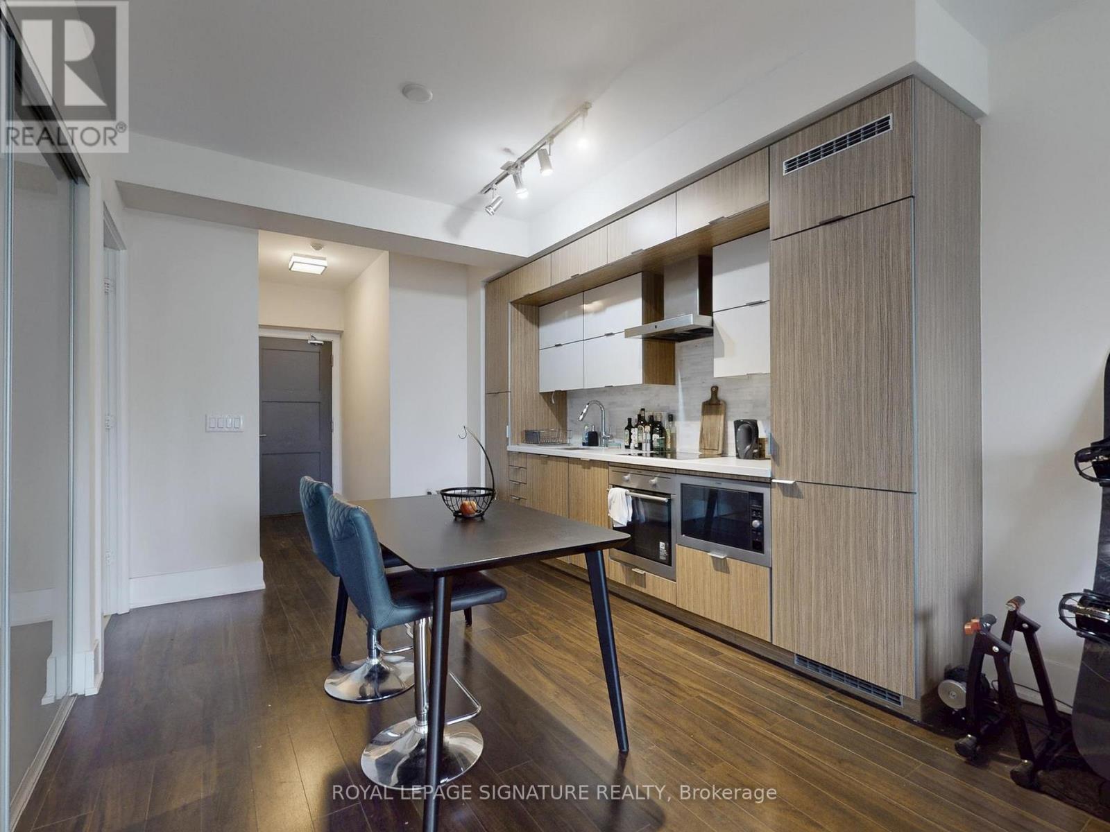 1802 - 300 Front Street W, Toronto, Ontario  M5V 0E9 - Photo 6 - C12482139