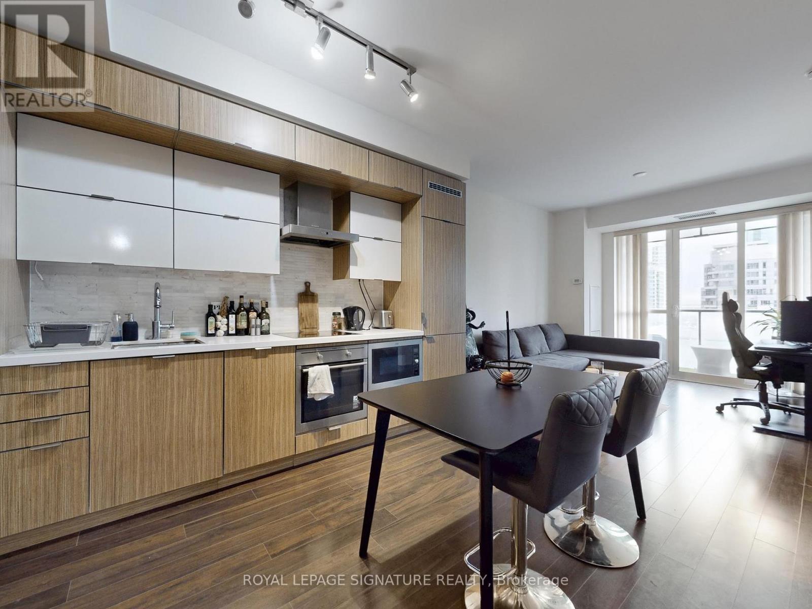 1802 - 300 Front Street W, Toronto, Ontario  M5V 0E9 - Photo 7 - C12482139