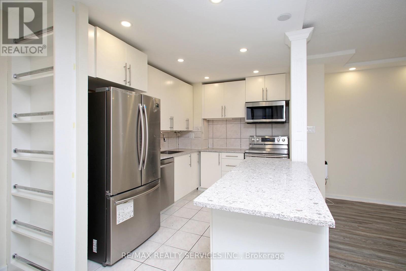 2007 - 10 Sunny Glen Way, Toronto, Ontario  M3C 2Z3 - Photo 10 - C12482147