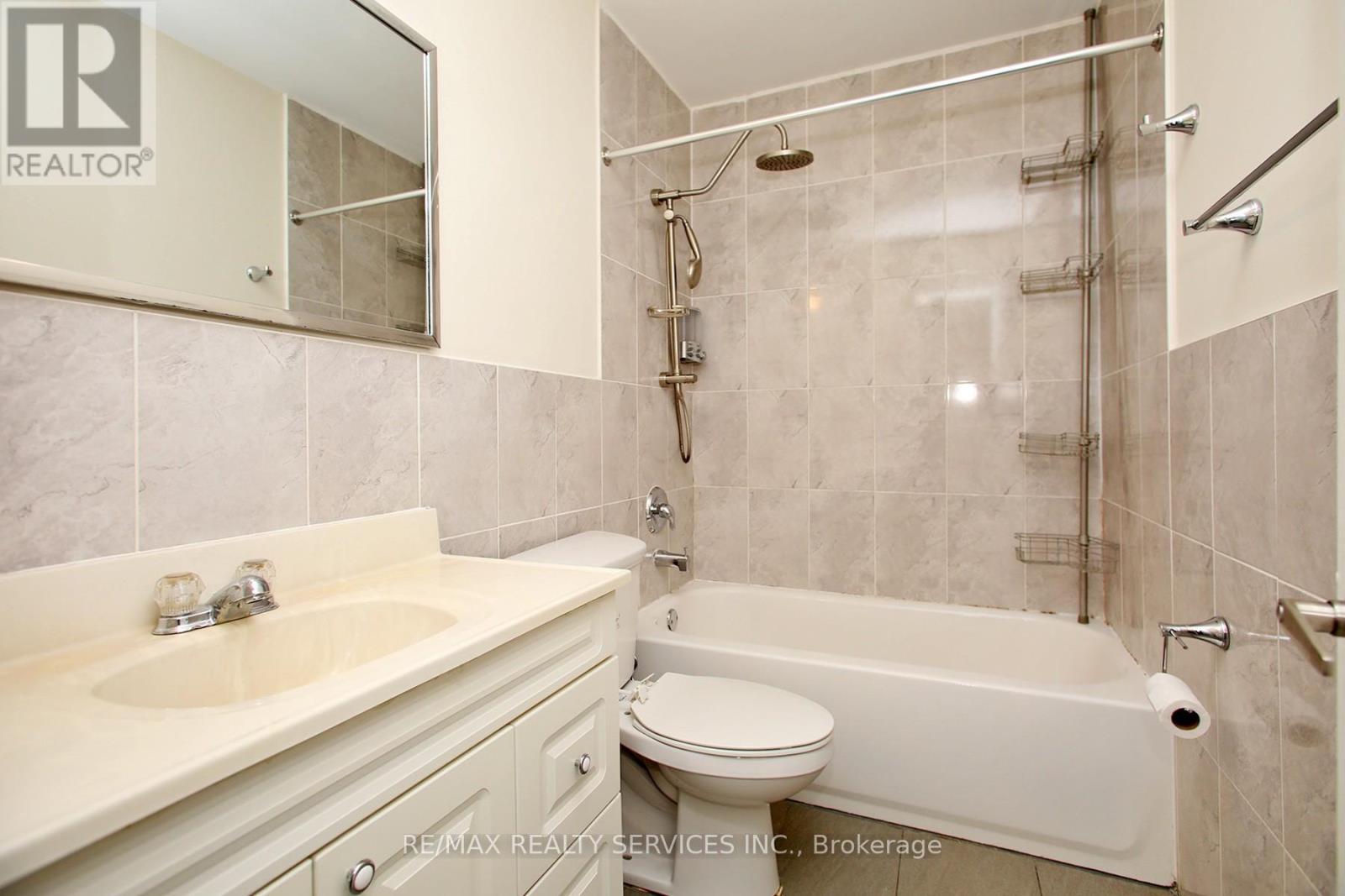 2007 - 10 Sunny Glen Way, Toronto, Ontario  M3C 2Z3 - Photo 22 - C12482147
