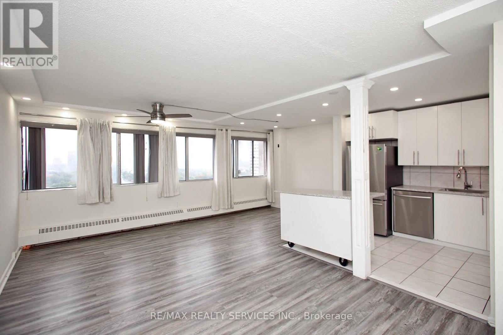 2007 - 10 Sunny Glen Way, Toronto, Ontario  M3C 2Z3 - Photo 8 - C12482147