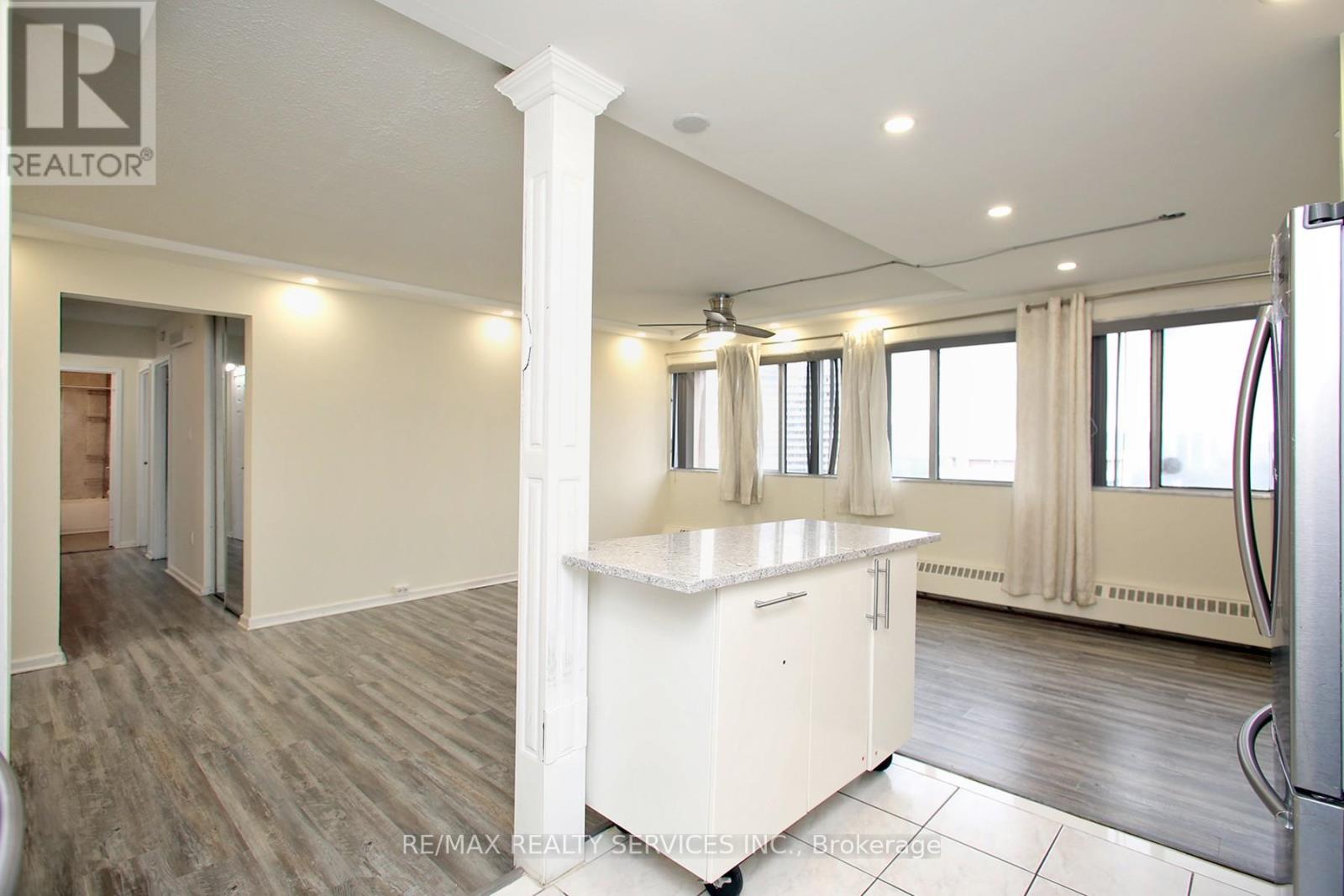 2007 - 10 Sunny Glen Way, Toronto, Ontario  M3C 2Z3 - Photo 9 - C12482147