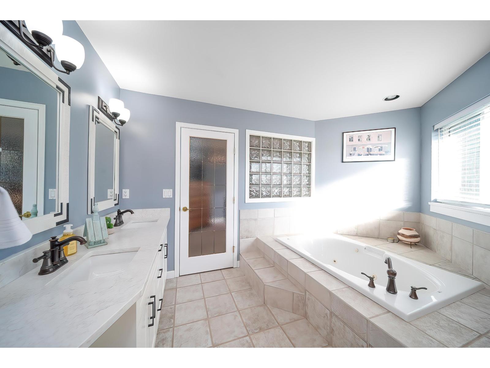 26912 24a Avenue, Langley, British Columbia  V4W 3W6 - Photo 32 - R3061632