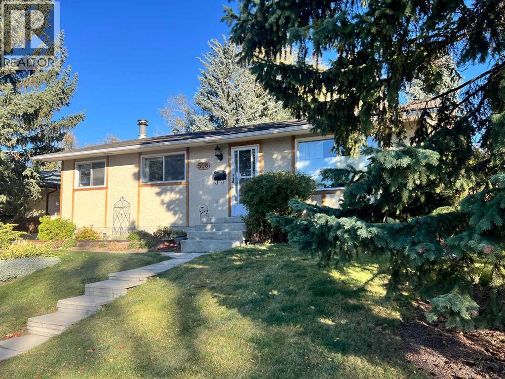 508 Canterbury Drive Sw, Calgary, Alberta  T2W 1J5 - Photo 1 - A2259412