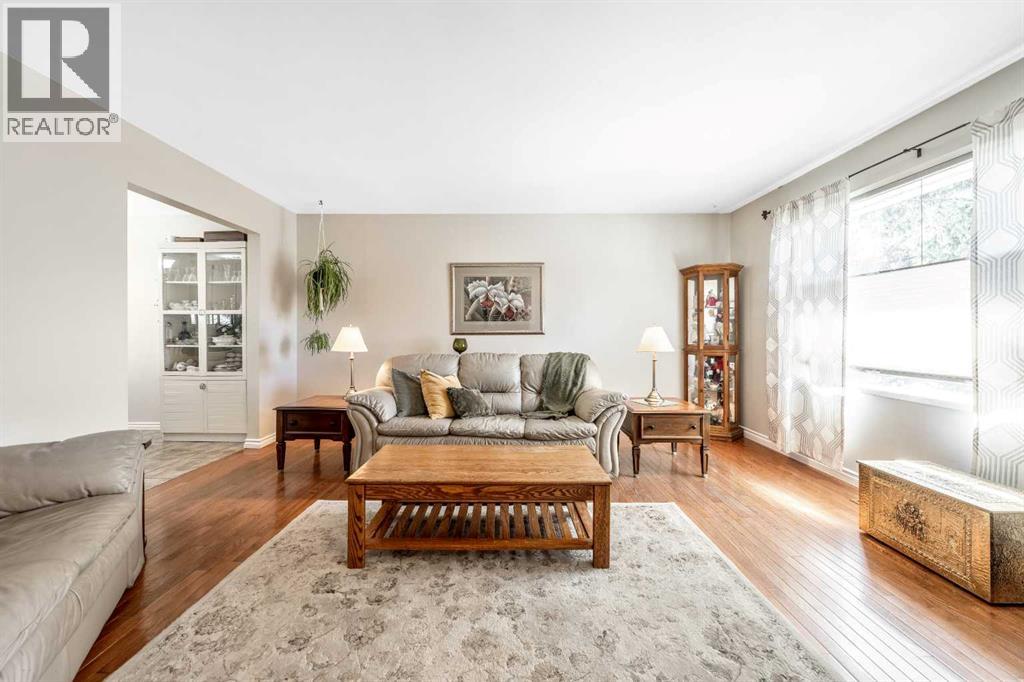 508 Canterbury Drive Sw, Calgary, Alberta  T2W 1J5 - Photo 2 - A2259412