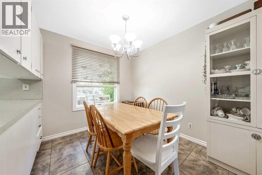 508 Canterbury Drive Sw, Calgary, Alberta  T2W 1J5 - Photo 8 - A2259412