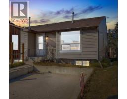 7 Castleridge Way NE Castleridge