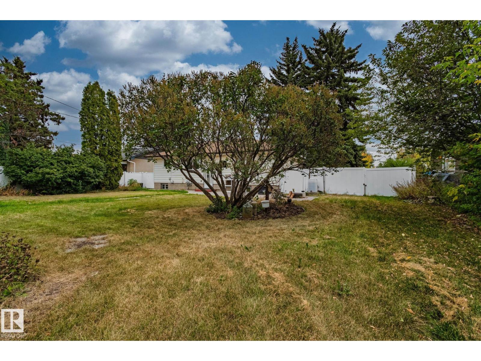 10324 50 St Nw, Edmonton, Alberta  T6A 2C4 - Photo 2 - E4463533