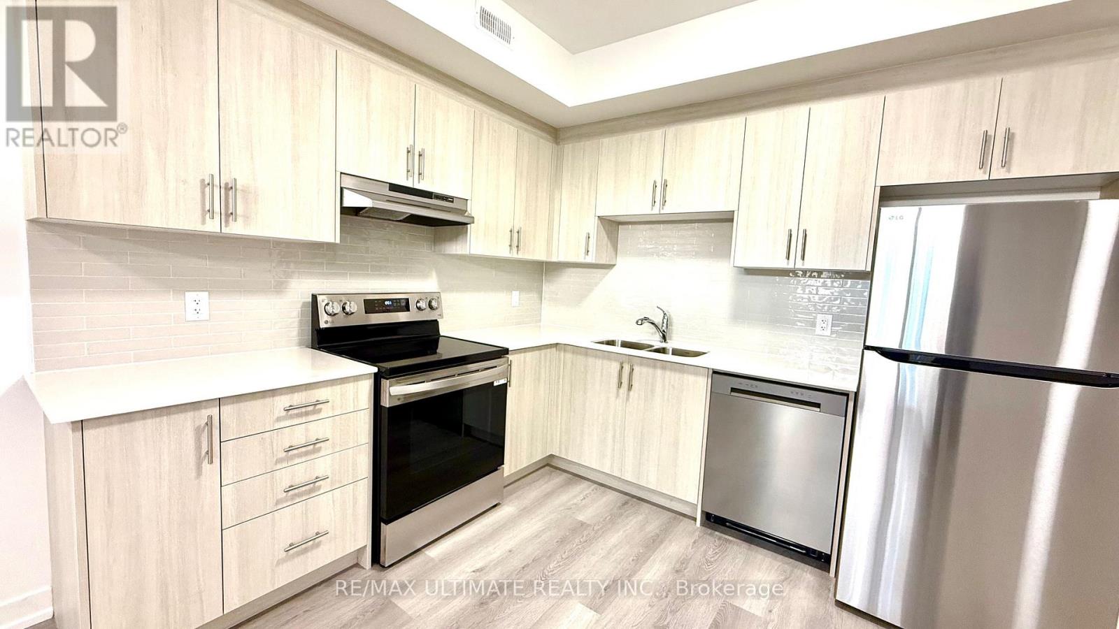 Unit 2 - 56a East Drive, Toronto, Ontario  M6N 2N9 - Photo 2 - W12482160