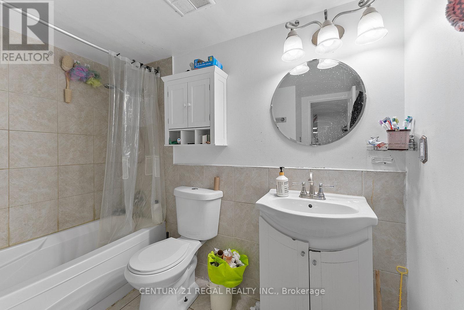 18 Knightsbridge Road, Brampton, Ontario  L6T 3X5 - Photo 16 - W12482165