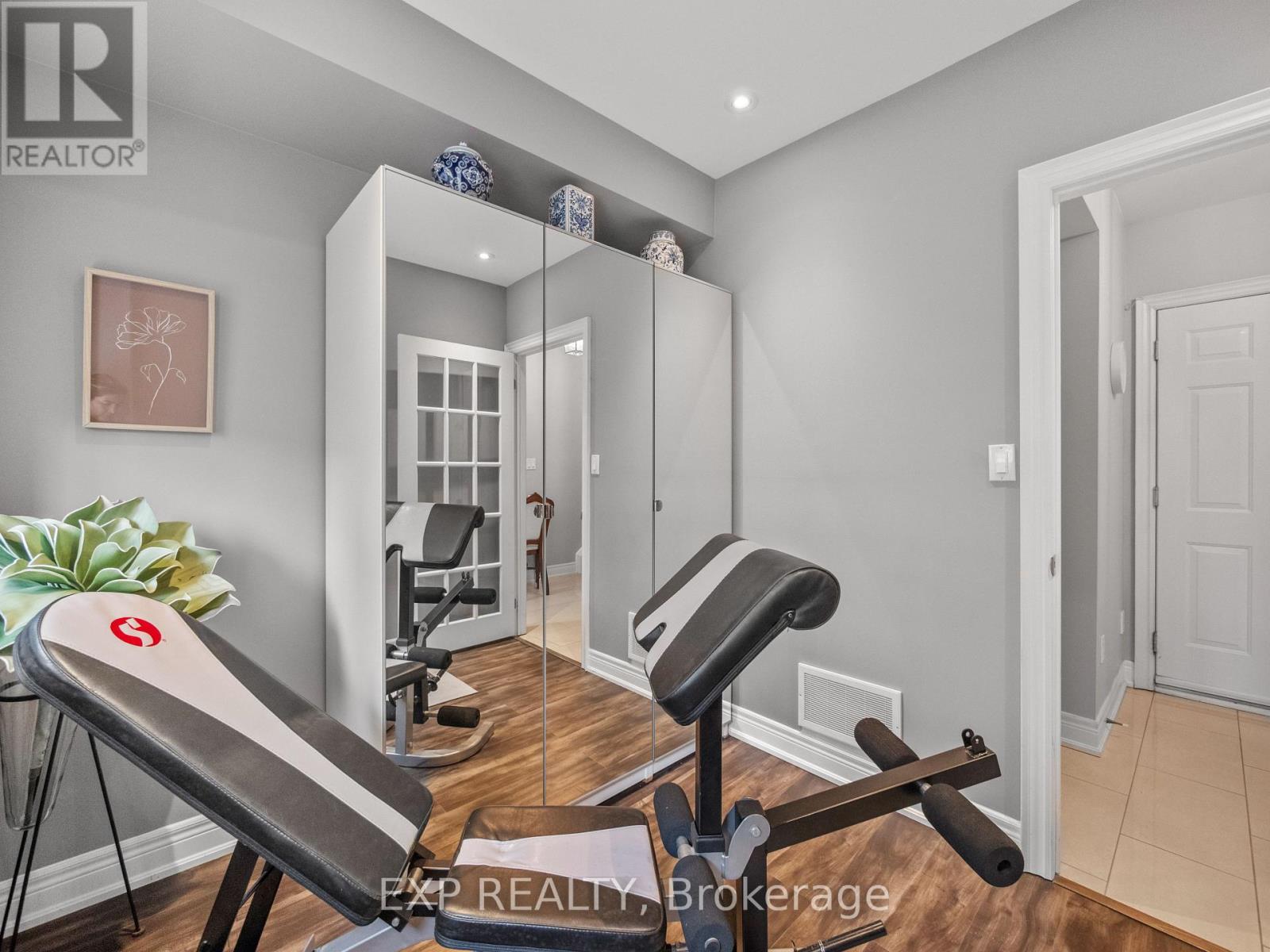 23 Ruby Lang Lane, Toronto (Mimico), Ontario  M8Z 0B8 - Photo 6 - W12482174