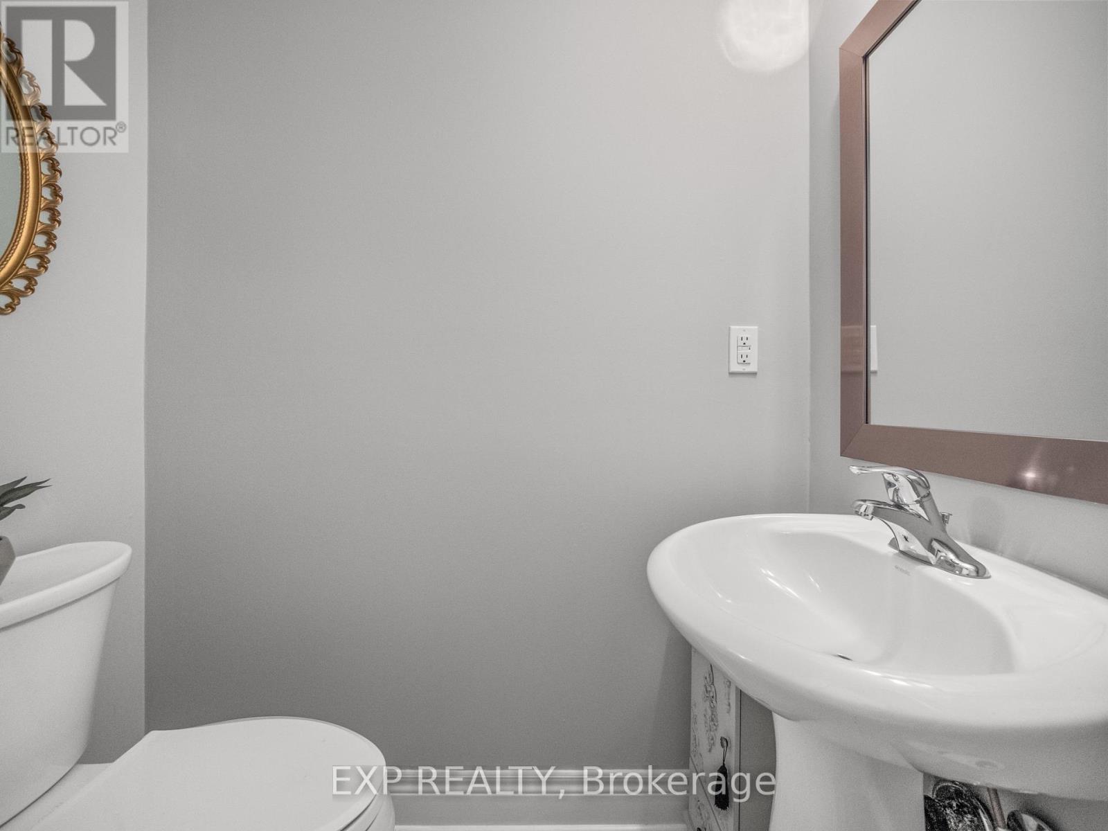 23 Ruby Lang Lane, Toronto (Mimico), Ontario  M8Z 0B8 - Photo 7 - W12482174