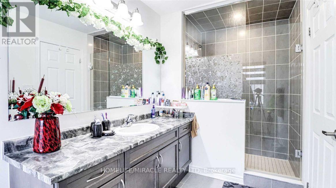 561 Queen Mary Drive, Brampton (Northwest Brampton), Ontario  L7A 5H4 - Photo 16 - W12482177