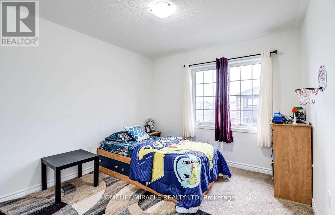 561 Queen Mary Drive, Brampton (Northwest Brampton), Ontario  L7A 5H4 - Photo 19 - W12482177