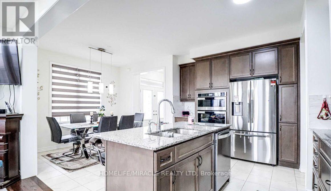 561 Queen Mary Drive, Brampton (Northwest Brampton), Ontario  L7A 5H4 - Photo 8 - W12482177