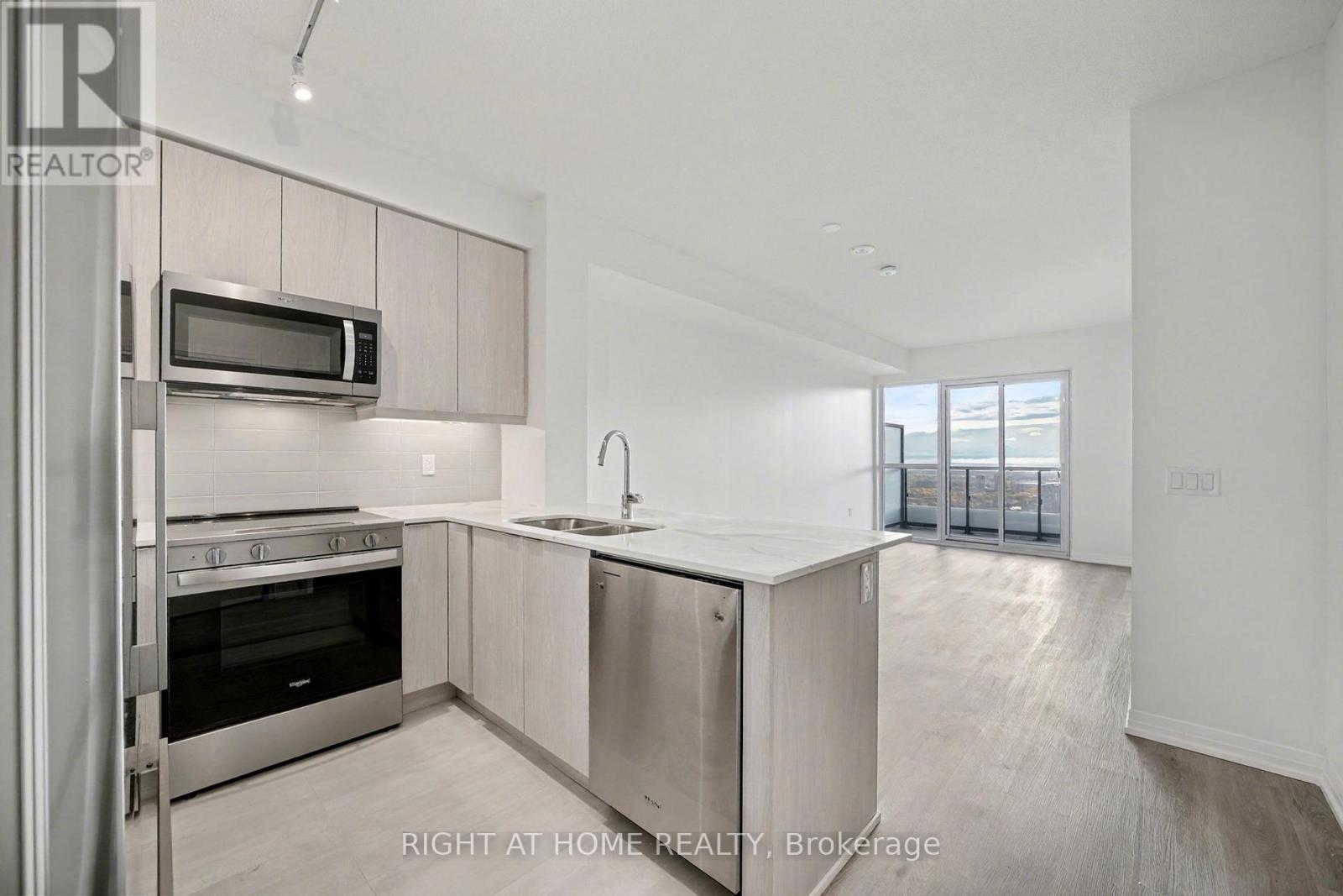 3203 - 15 Watergarden Drive, Mississauga (Hurontario), Ontario  L5R 1B2 - Photo 10 - W12482181