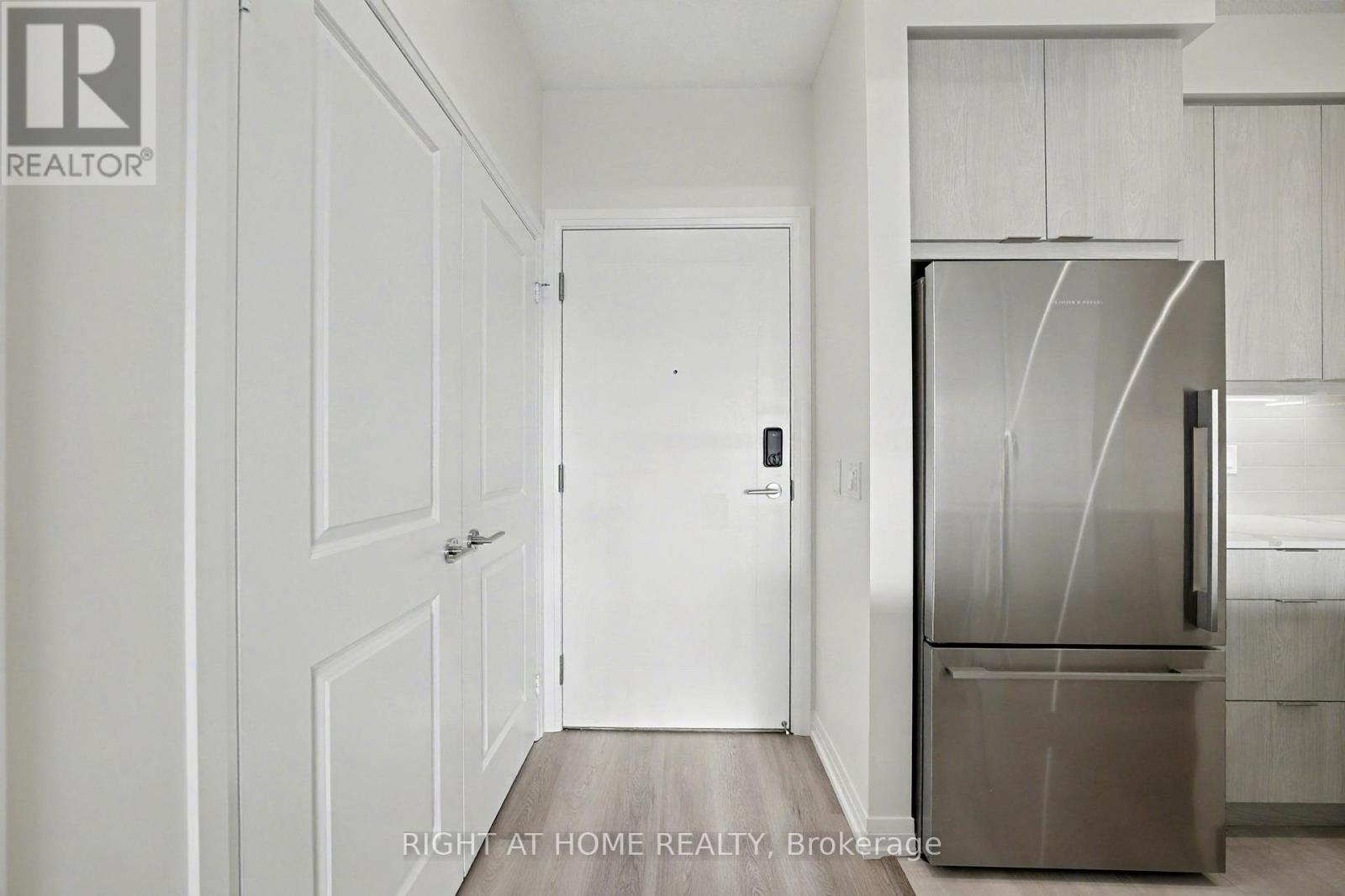 3203 - 15 Watergarden Drive, Mississauga (Hurontario), Ontario  L5R 1B2 - Photo 12 - W12482181