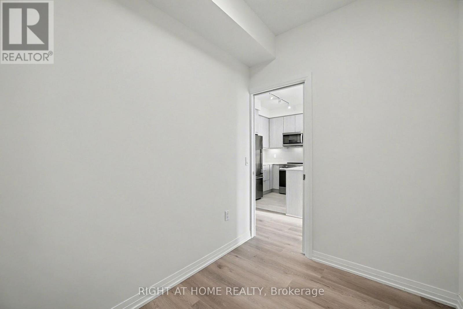 3203 - 15 Watergarden Drive, Mississauga (Hurontario), Ontario  L5R 1B2 - Photo 13 - W12482181