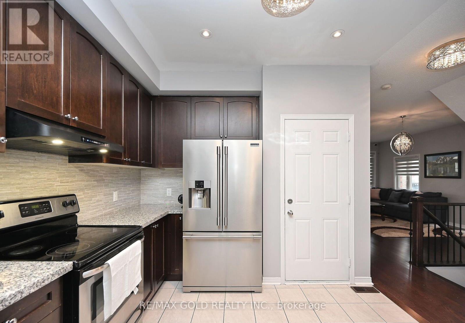 96 Ledger Point Crescent, Brampton (Sandringham-Wellington North), Ontario  L6R 3W1 - Photo 15 - W12482184