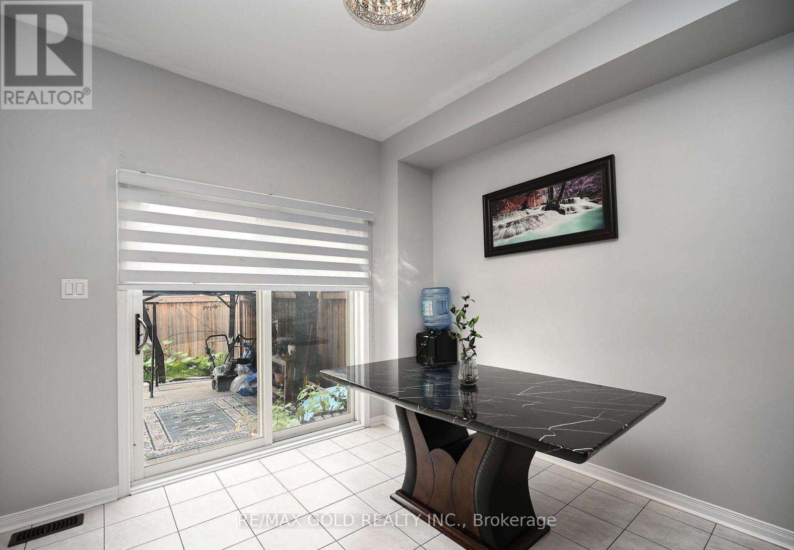 96 Ledger Point Crescent, Brampton (Sandringham-Wellington North), Ontario  L6R 3W1 - Photo 18 - W12482184