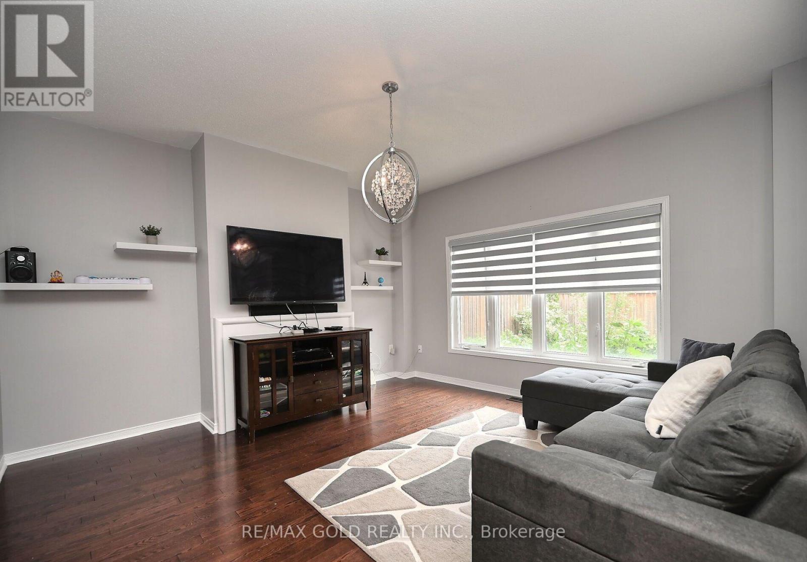 96 Ledger Point Crescent, Brampton (Sandringham-Wellington North), Ontario  L6R 3W1 - Photo 19 - W12482184