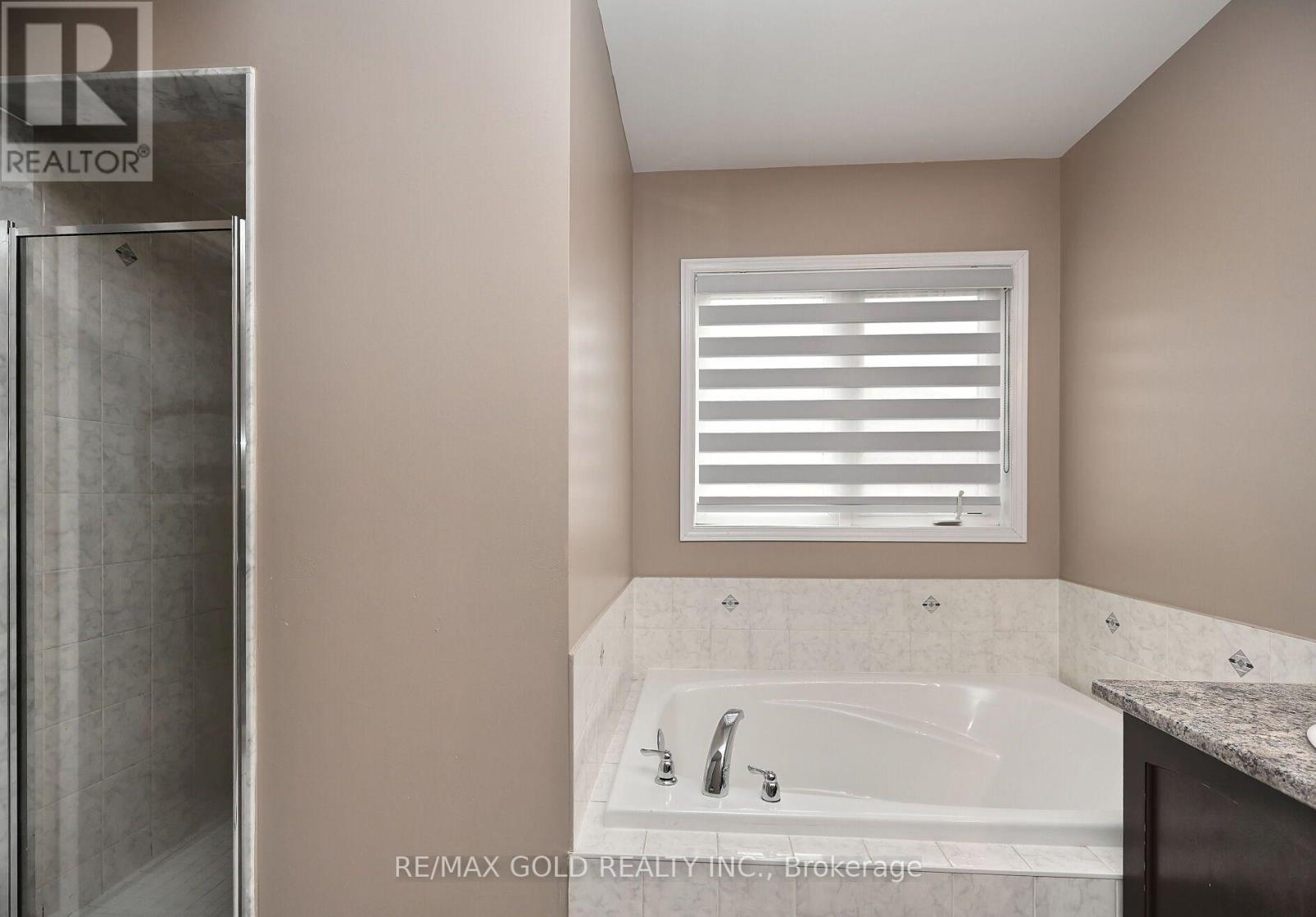 96 Ledger Point Crescent, Brampton (Sandringham-Wellington North), Ontario  L6R 3W1 - Photo 27 - W12482184