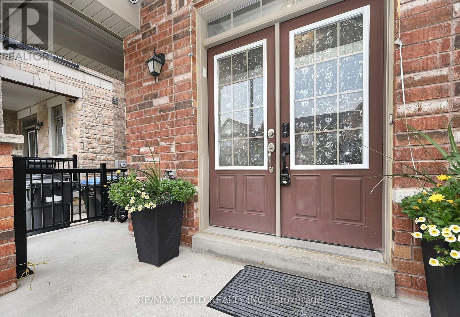 96 Ledger Point Crescent, Brampton (Sandringham-Wellington North), Ontario  L6R 3W1 - Photo 4 - W12482184