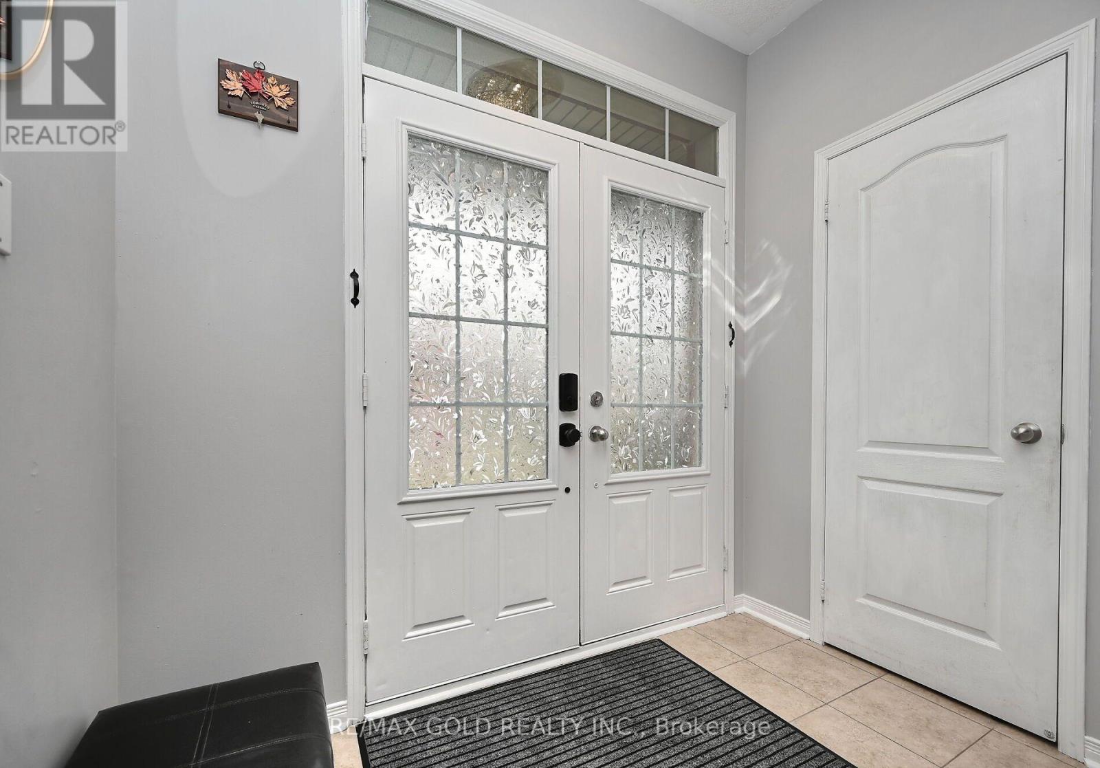 96 Ledger Point Crescent, Brampton (Sandringham-Wellington North), Ontario  L6R 3W1 - Photo 5 - W12482184