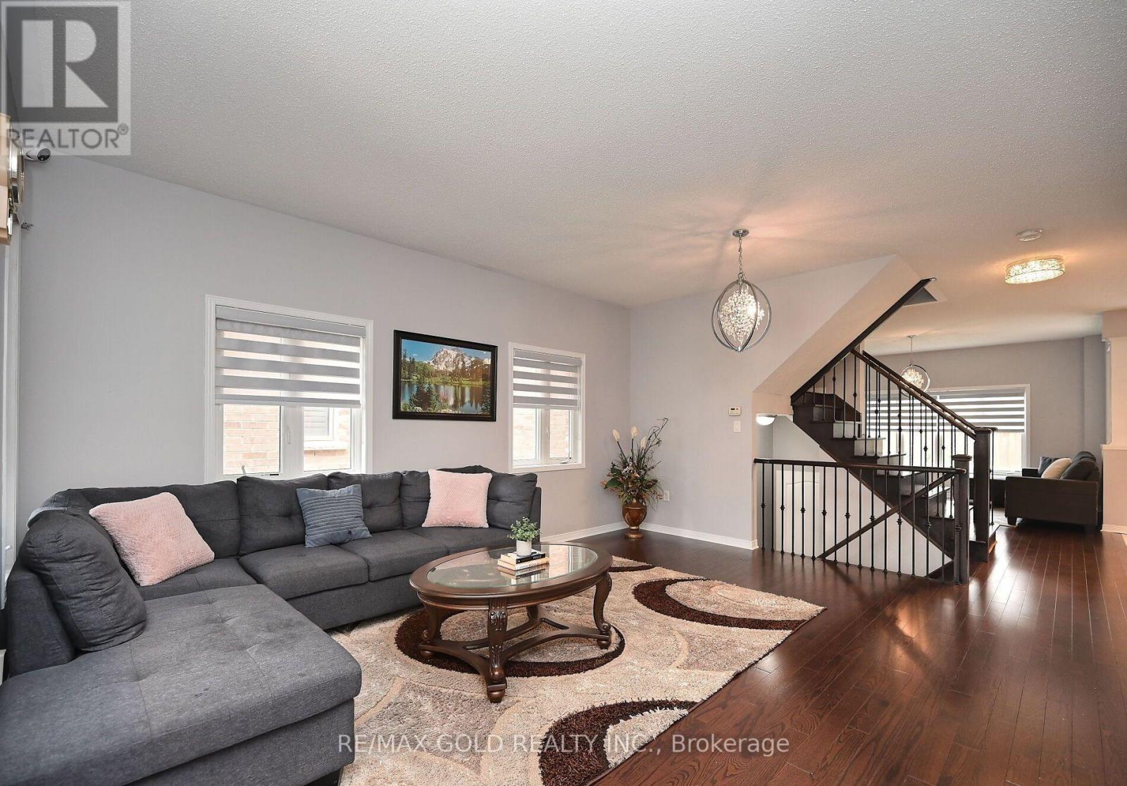 96 Ledger Point Crescent, Brampton (Sandringham-Wellington North), Ontario  L6R 3W1 - Photo 7 - W12482184