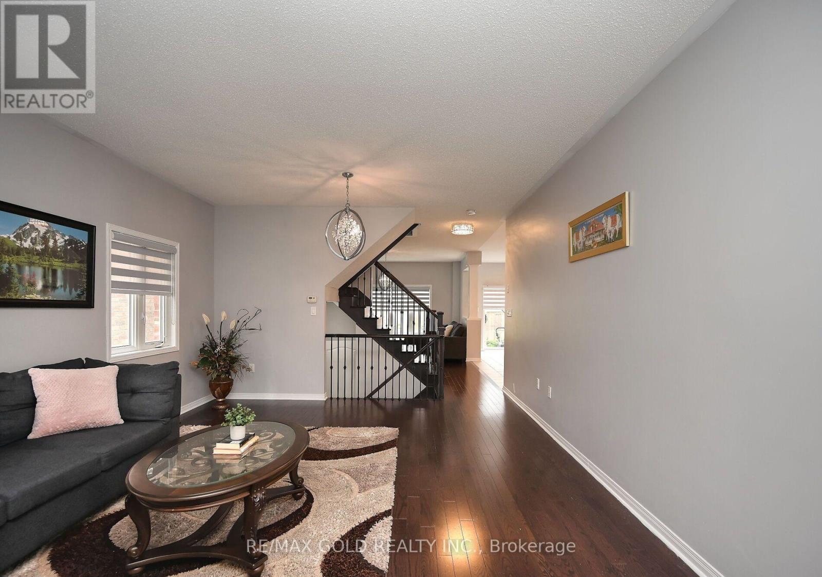 96 Ledger Point Crescent, Brampton (Sandringham-Wellington North), Ontario  L6R 3W1 - Photo 9 - W12482184