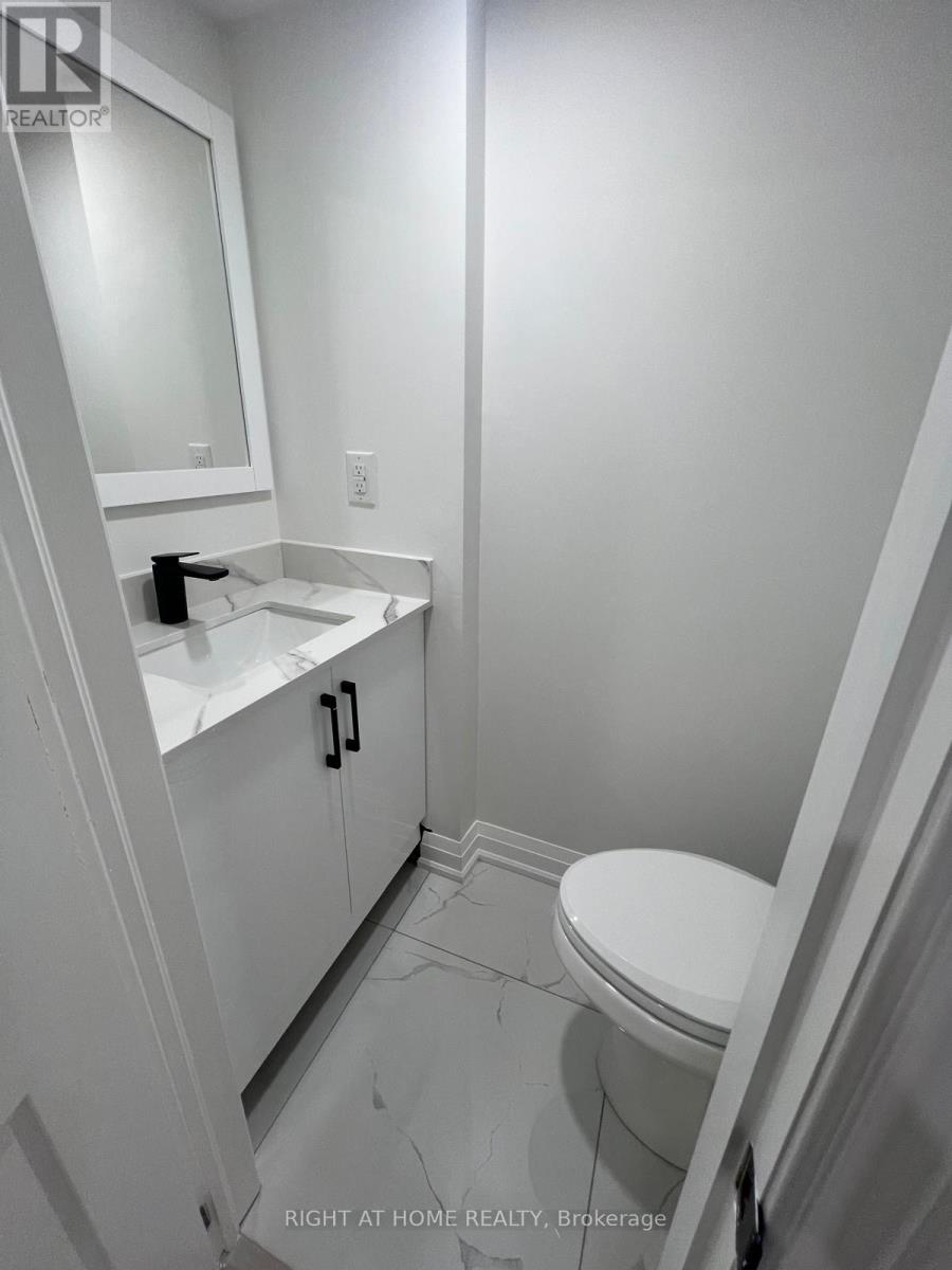 513 Grovehill Road, Oakville (Ro River Oaks), Ontario  L6H 7M2 - Photo 9 - W12482186