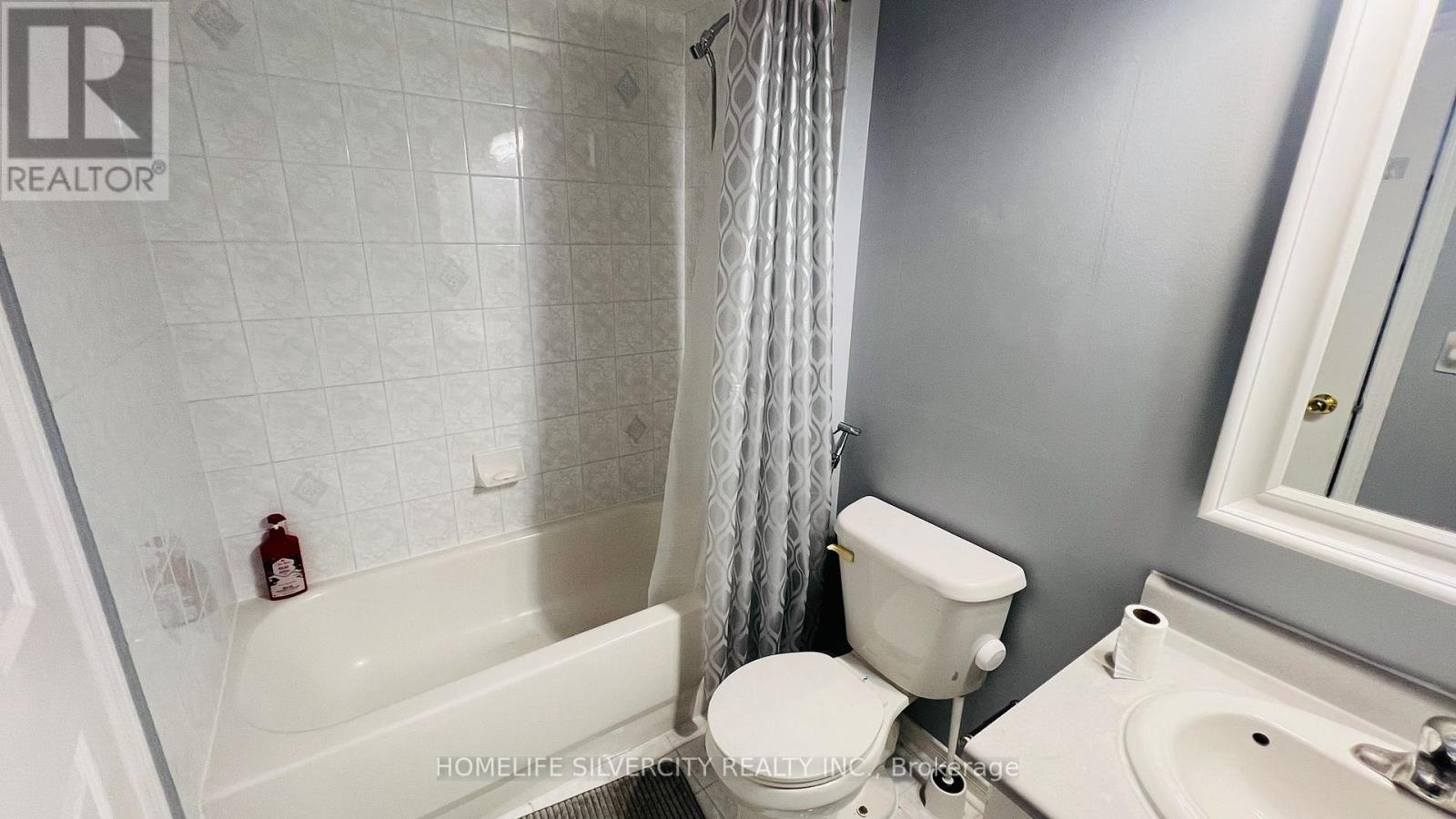7 Bison Run Road, Brampton, Ontario  L6R 1S2 - Photo 14 - W12482187