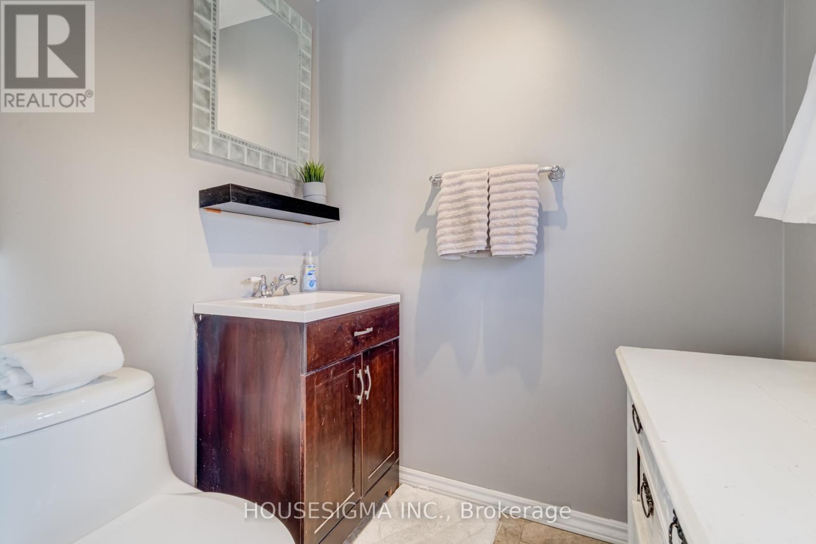 32 Glenforest Road, Orangeville, Ontario  L9W 1A5 - Photo 19 - W12482190