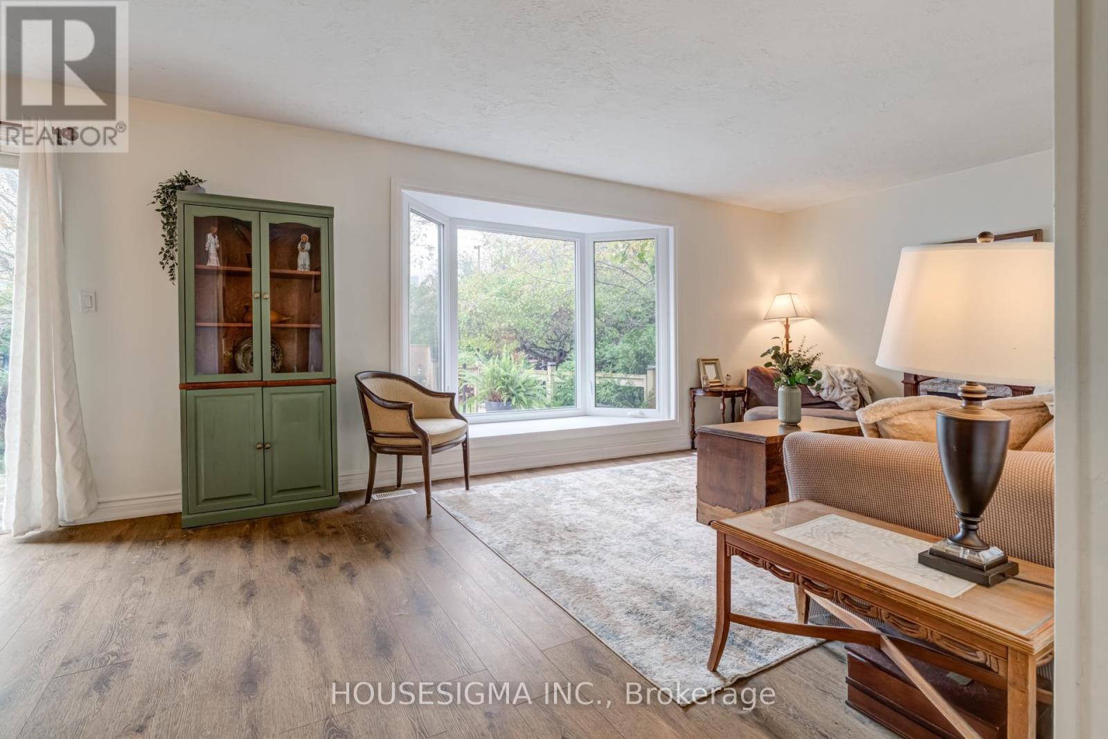 32 Glenforest Road, Orangeville, Ontario  L9W 1A5 - Photo 4 - W12482190