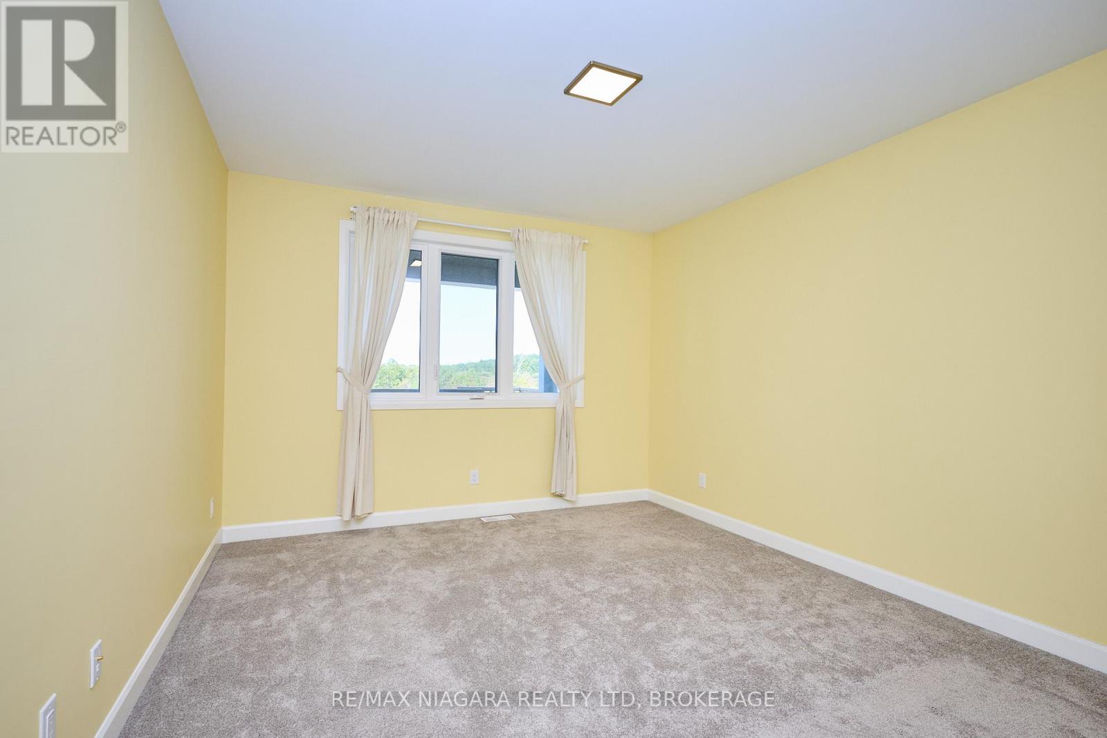 3947 Mitchell Crescent, Fort Erie, Ontario  L0S 1S0 - Photo 17 - X12482208