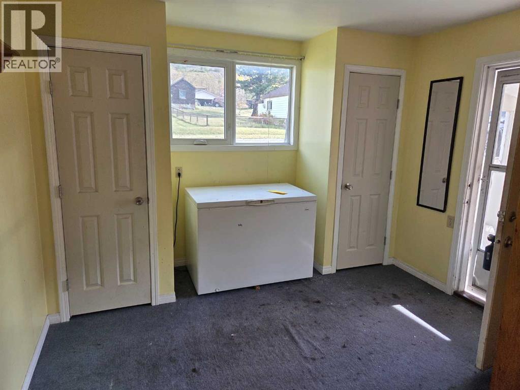 14830 21st Avenue, Frank, Alberta  T0K 0E0 - Photo 7 - A2240939