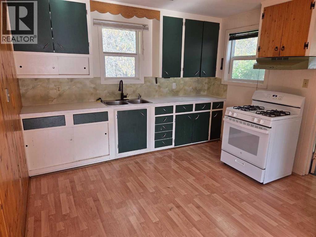 14830 21st Avenue, Frank, Alberta  T0K 0E0 - Photo 6 - A2240939