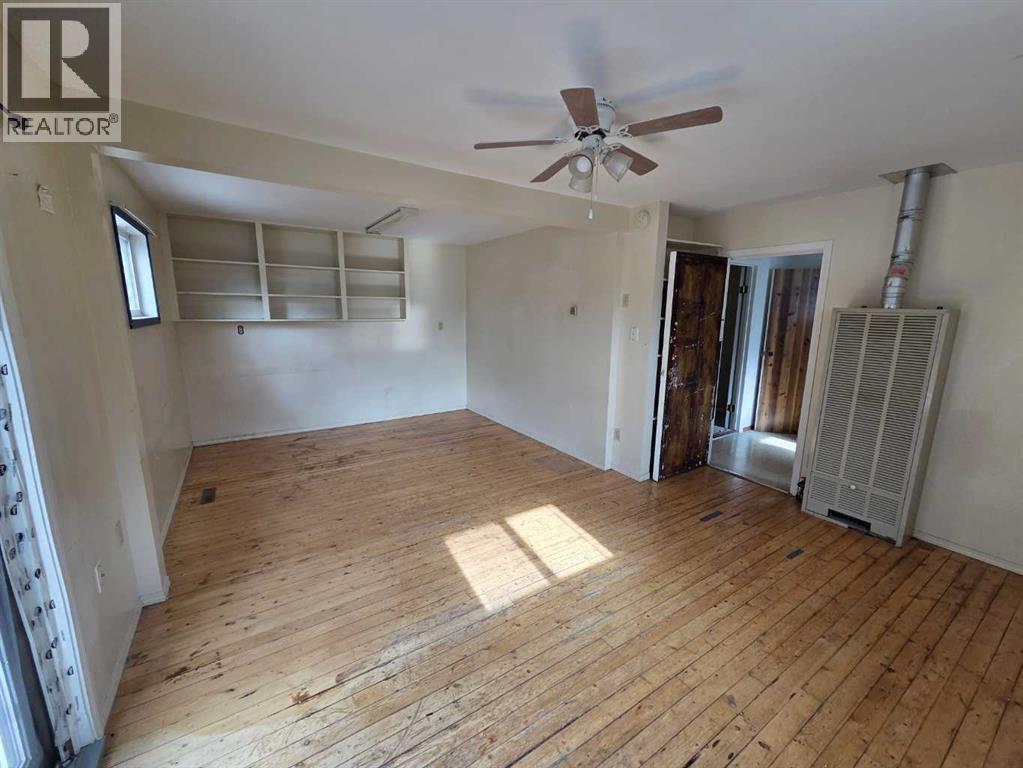 14830 21st Avenue, Frank, Alberta  T0K 0E0 - Photo 12 - A2240939