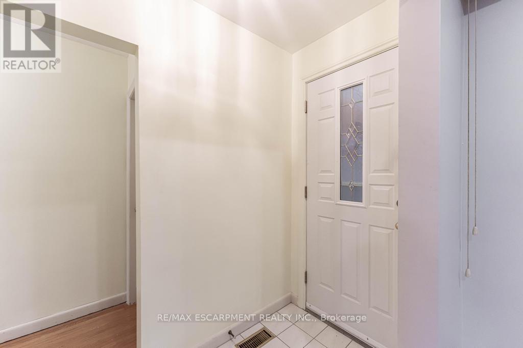 155 Wise Court, Hamilton, Ontario  L8T 2M1 - Photo 3 - X12482149