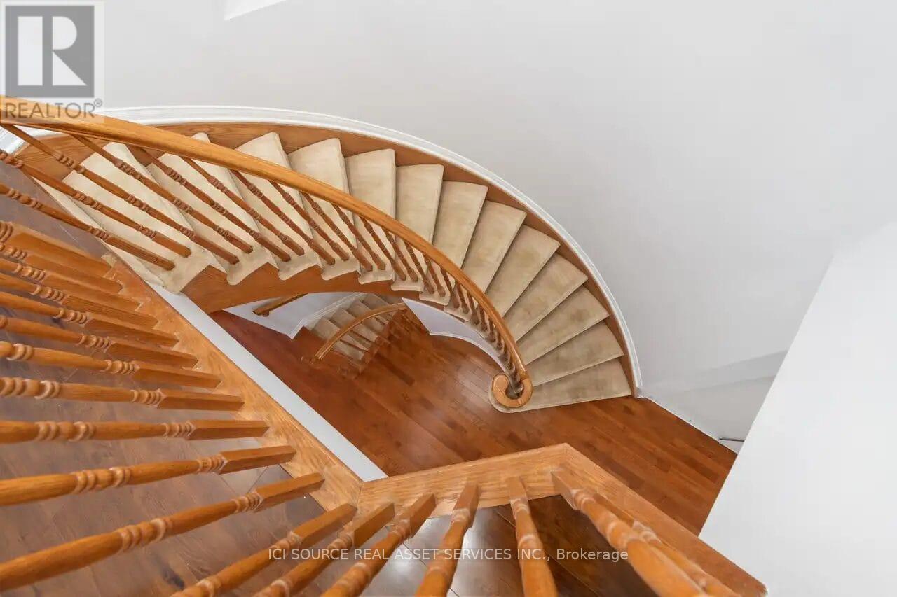 239 Meadowbreeze Drive, Ottawa, Ontario  K2M 3A6 - Photo 10 - X12482167