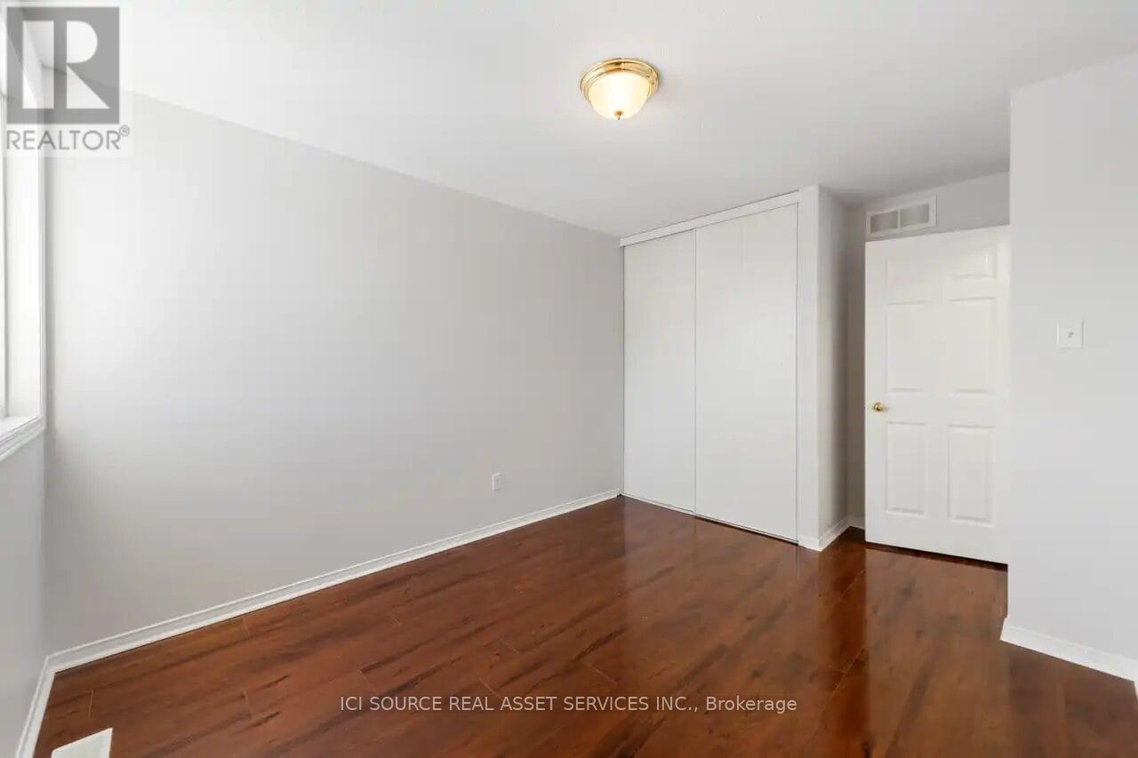 239 Meadowbreeze Drive, Ottawa, Ontario  K2M 3A6 - Photo 14 - X12482167