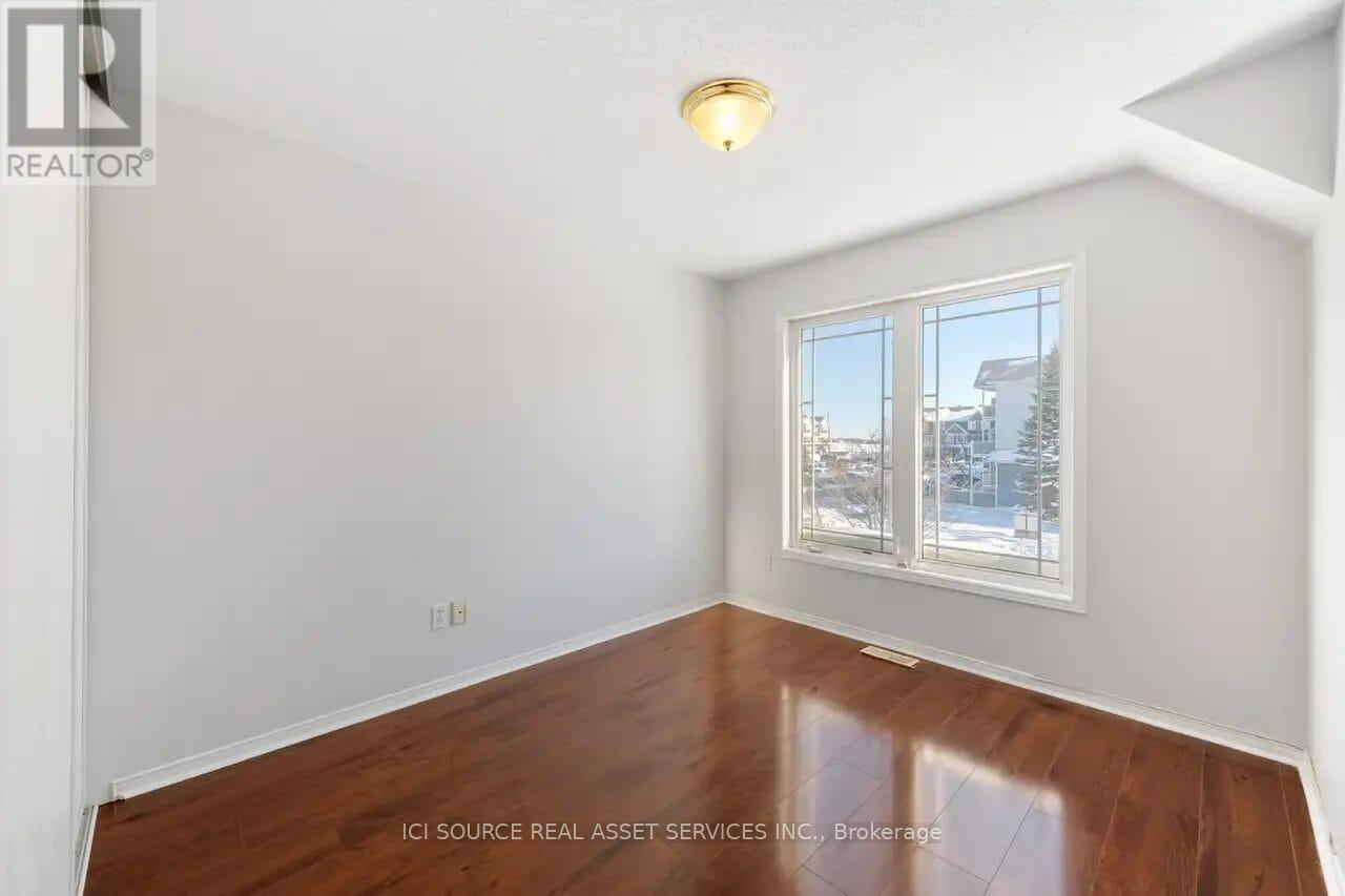239 Meadowbreeze Drive, Ottawa, Ontario  K2M 3A6 - Photo 15 - X12482167