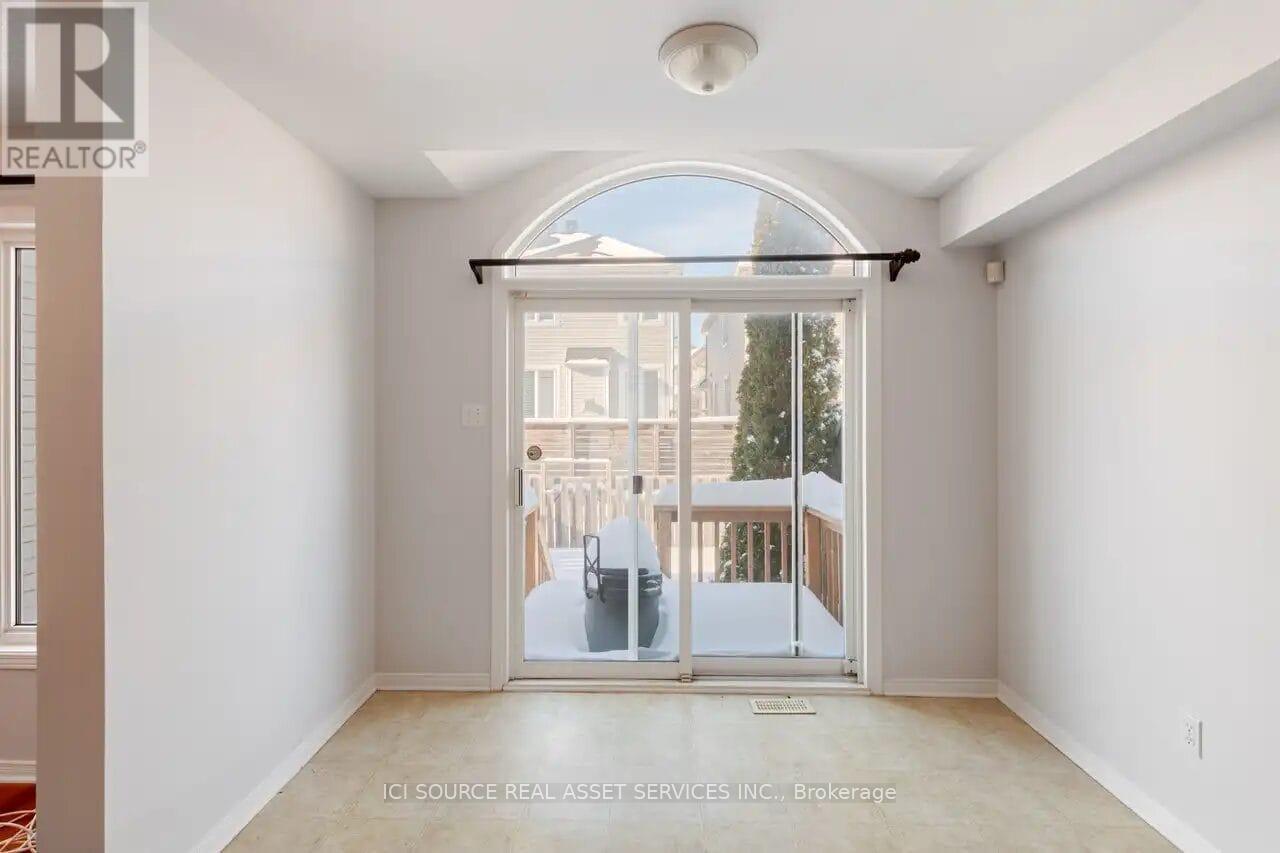 239 Meadowbreeze Drive, Ottawa, Ontario  K2M 3A6 - Photo 2 - X12482167