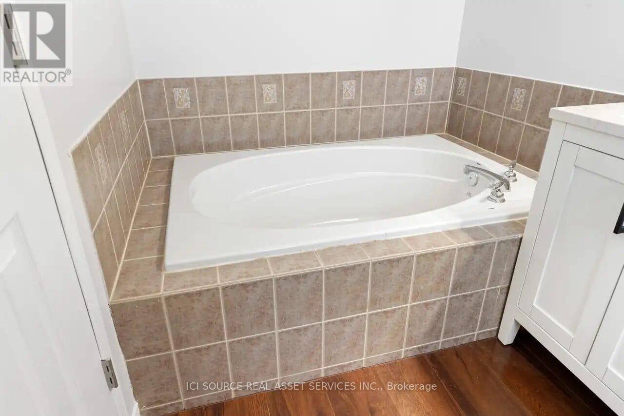239 Meadowbreeze Drive, Ottawa, Ontario  K2M 3A6 - Photo 26 - X12482167