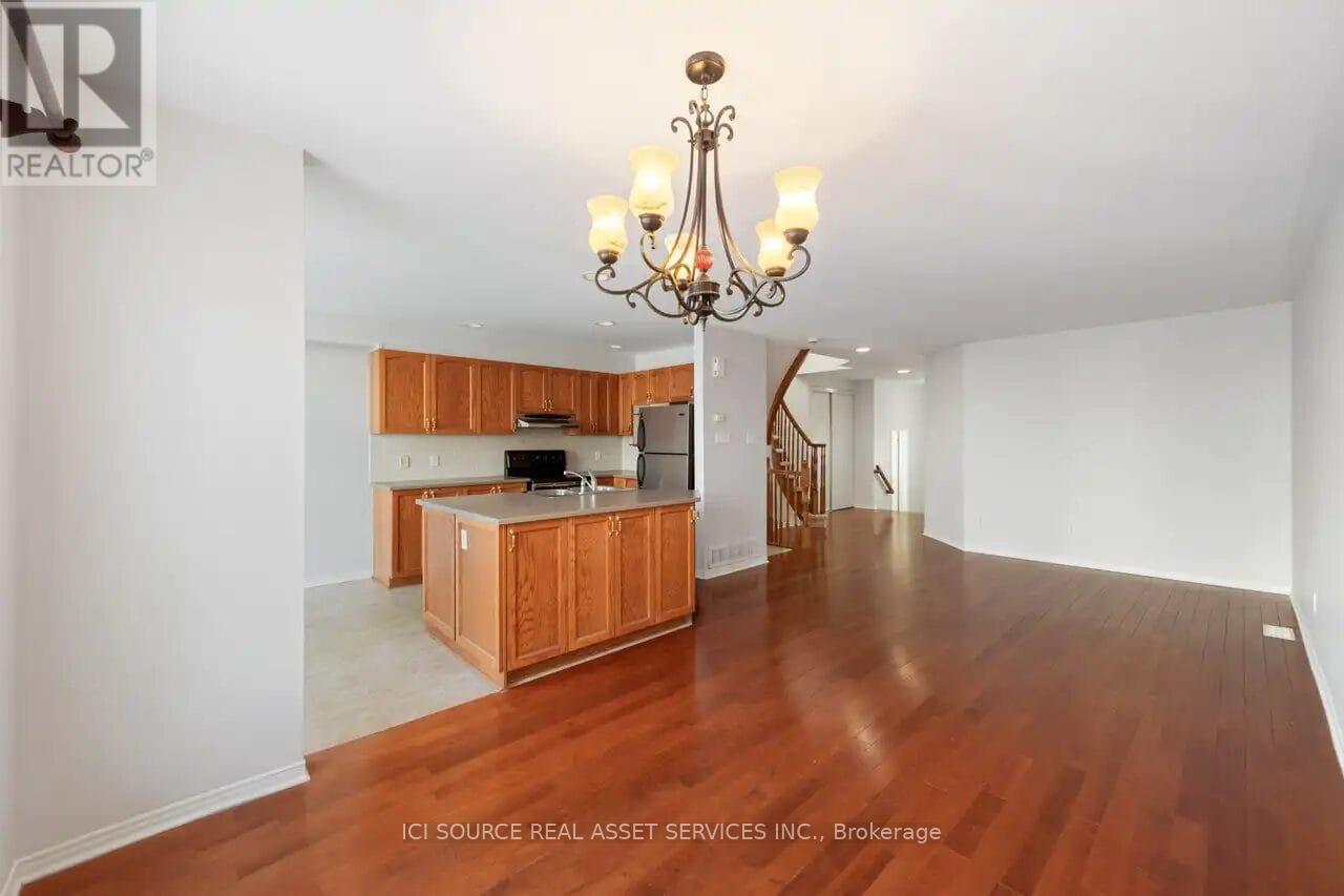 239 Meadowbreeze Drive, Ottawa, Ontario  K2M 3A6 - Photo 6 - X12482167